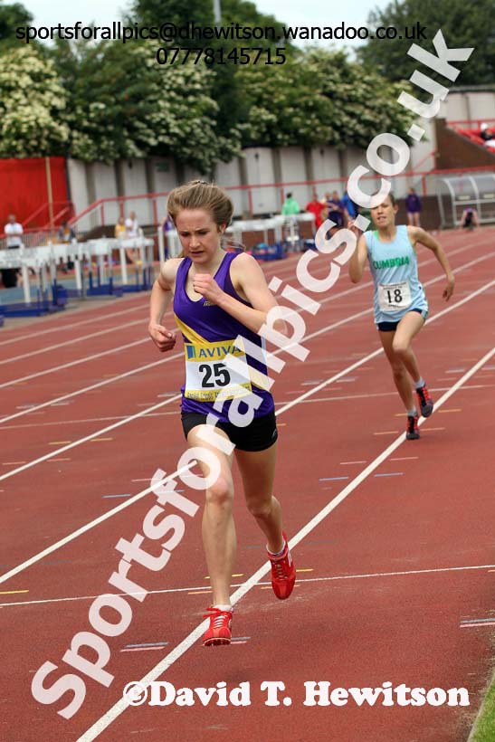 Girls 1500 metres, Northern Inter-County Schools, Gateshead International Stadum. Photo: David T. Hewitson/Sports for All Pics